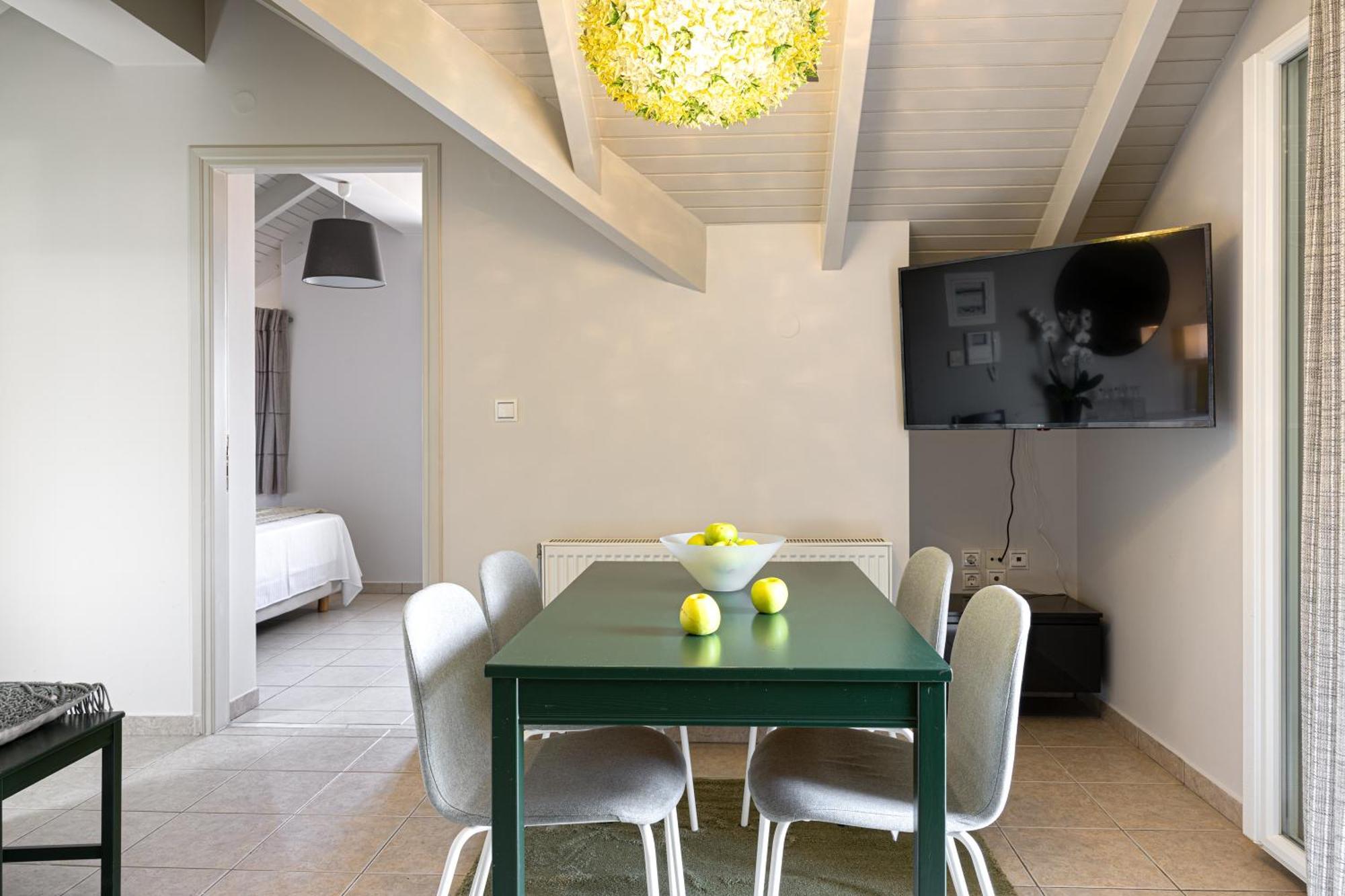Domus City Apartment อาร์กอสโตลี ภายนอก รูปภาพ